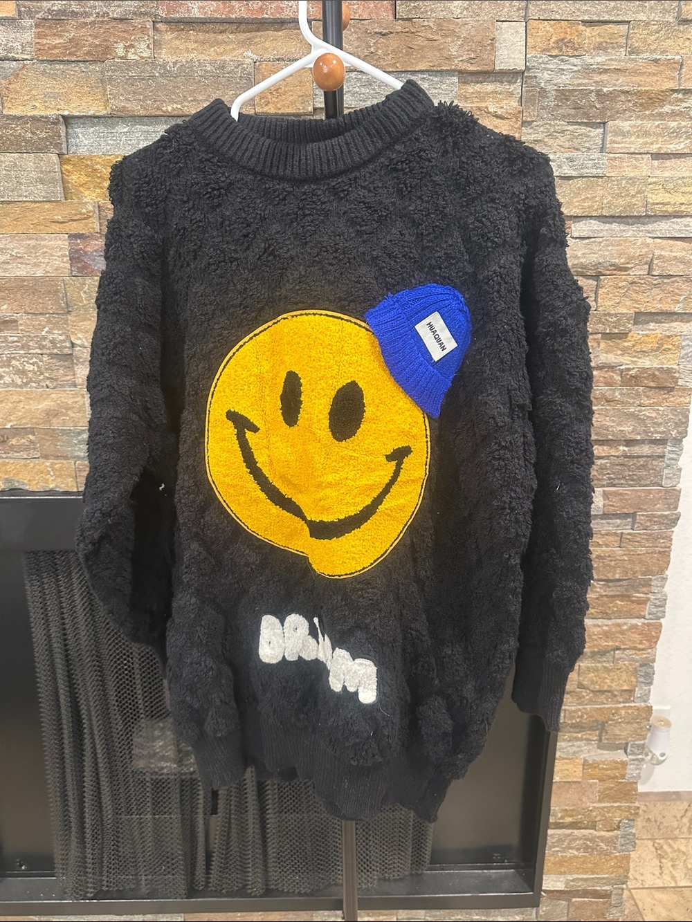 Unbranded Black Crewneck Sweater with Yellow Smiley Patch size L